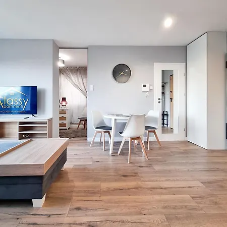 Classy - - Azymut Karwiny * Gdynia